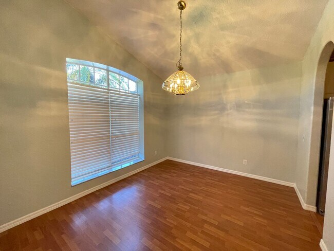 Foto del edificio - BIG AND BEAUTIFUL 4 BR/3BA HOME IN OVIEDO!!