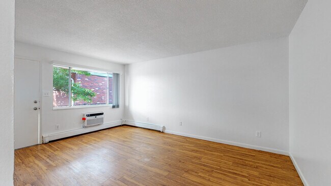 Building Photo - 3006 Denver St