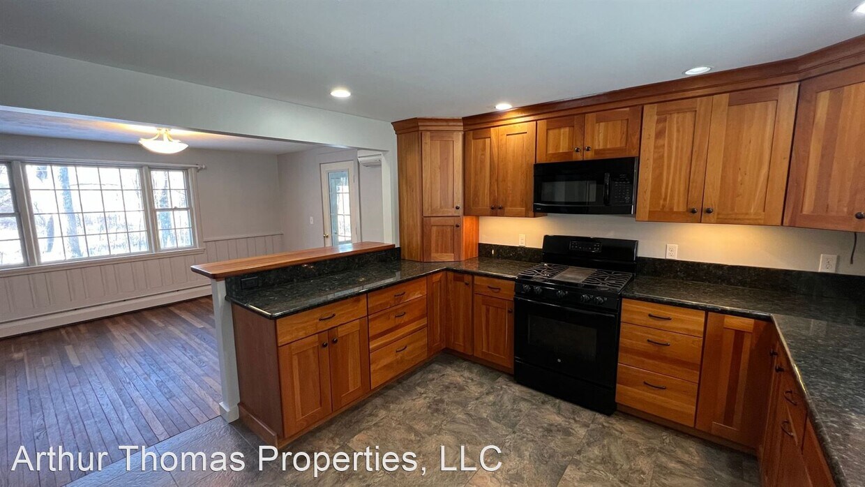 32 Evans Rd, Madbury, NH 03823 House Rental in Madbury, NH