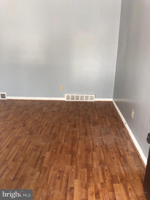 Foto del edificio - 8550 Tolbut St