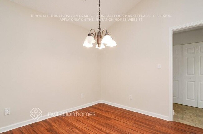 Foto del edificio - 1092 Meadow Glen Cir