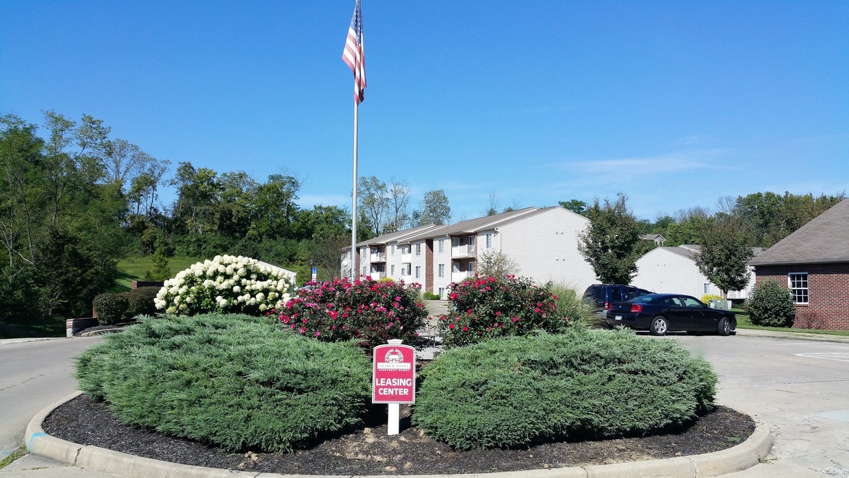 Leasing Office - Shaker Point Apartment Homes