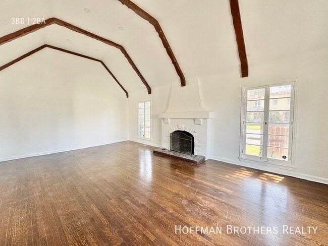 Building Photo - 302 N Mansfield Ave