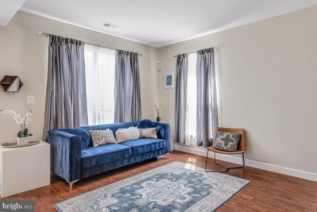 Building Photo - 500 Jurgensen Pl