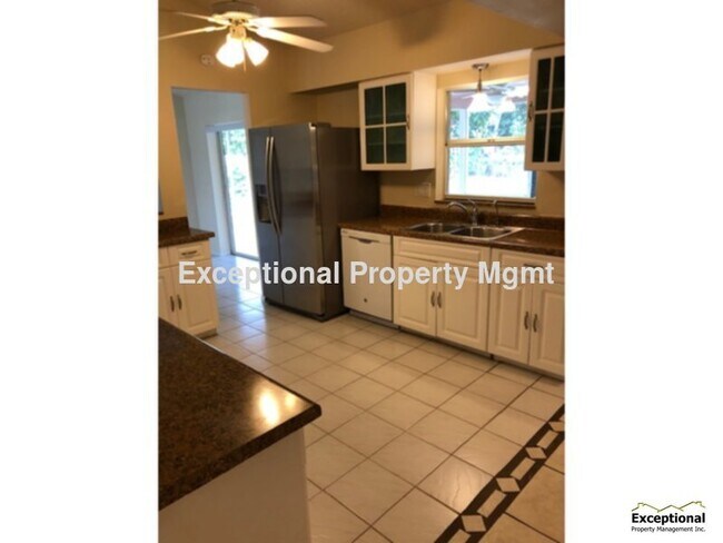 Building Photo - Four-Bedroom Cape Coral Annual Rental-Available Now!