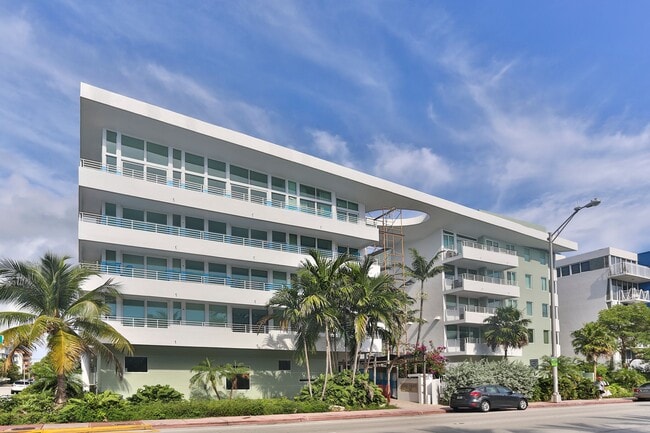 Building Photo - 801 S Miami Ave