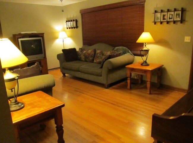 Building Photo - (3) Bed/(2) Bath in Core Norman! New photos coming soon!