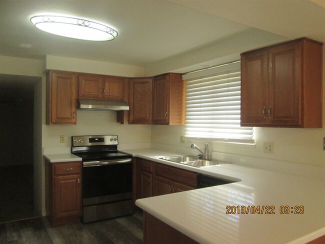 Foto del edificio - 1250 E Huffaker Ln