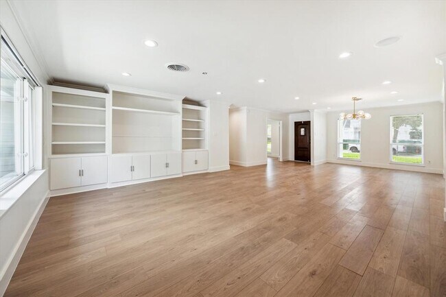 Building Photo - 650 Electra Dr