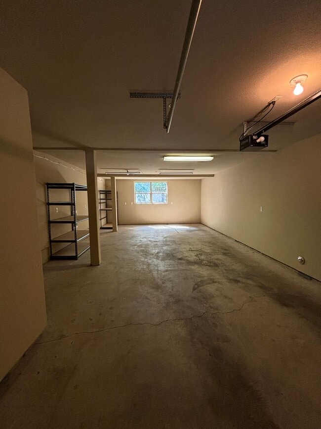 Building Photo - 5cart01