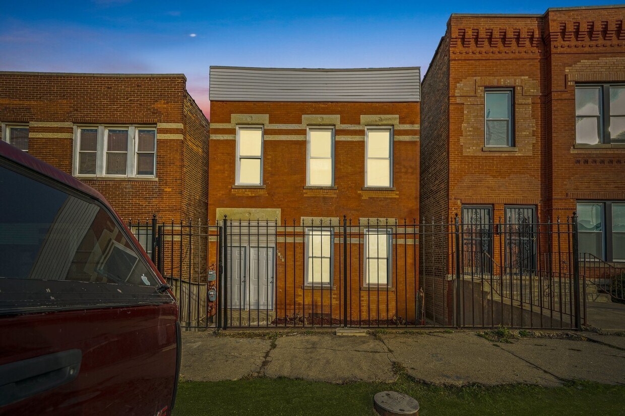 Primary Photo - 3540 E 95th St