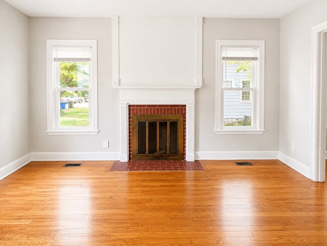 Foto del edificio - 214 Westwood Ct