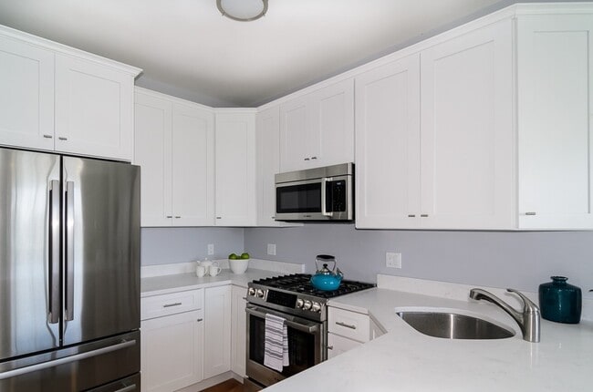 Building Photo - 172 Kimball Ave