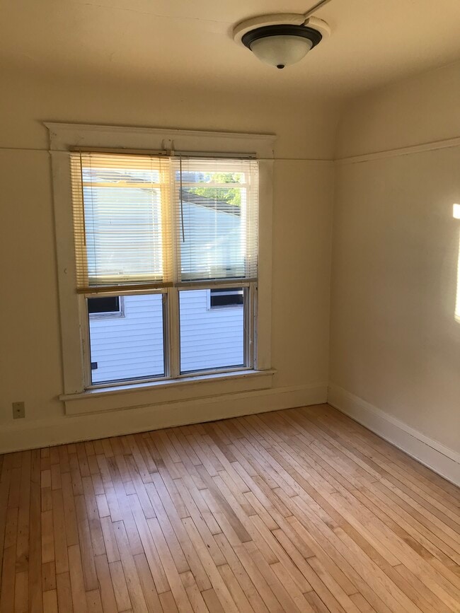 Building Photo - 509 High Ave