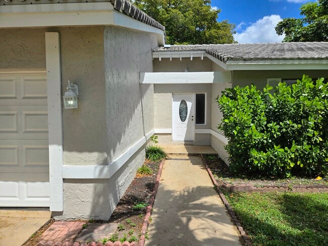 Building Photo - 3921 NW 114th Ave