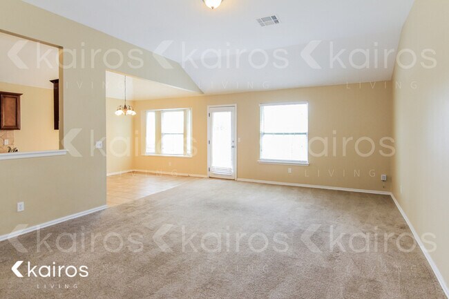 Foto del edificio - 2104 NW 199th Street