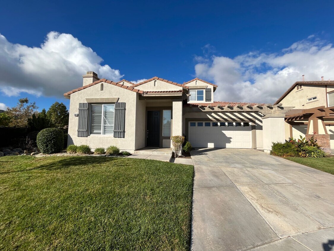 Beautiful 2Story, 4Bedroom Yucaipa Home House Rental in Yucaipa, CA