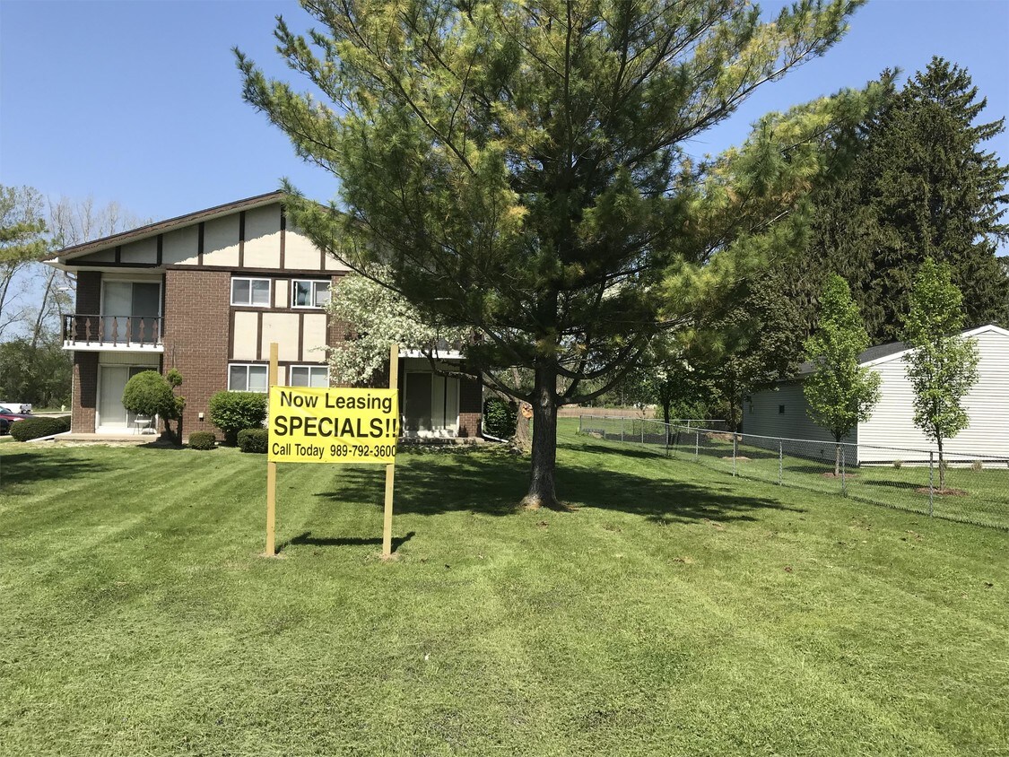 1855 Squire Dr Unit 18552, Saginaw, MI 48601 Apartment for Rent in
