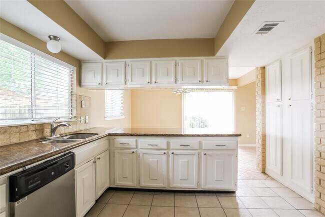 Building Photo - 8510 Cookwood Dr