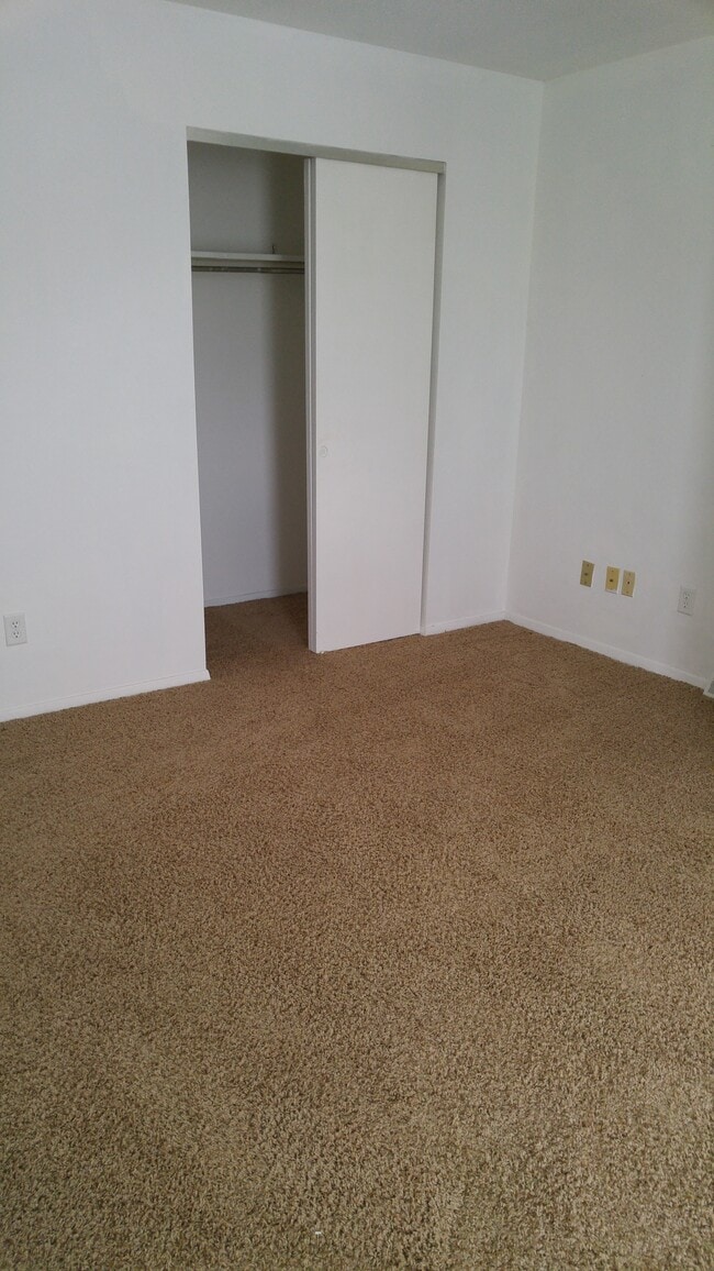 843 Deerfield Rd, Chatham, IL 62629 Townhome Rentals in Chatham IL