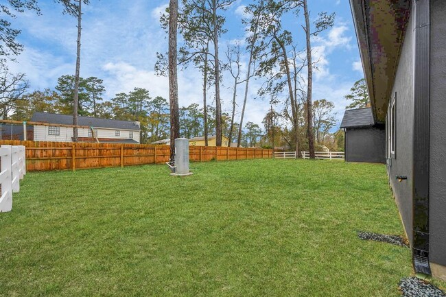 Foto del edificio - 23855 Creek Wood Dr