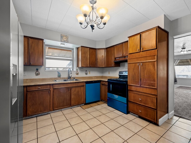 Photo - 106 N Mountain Rd House