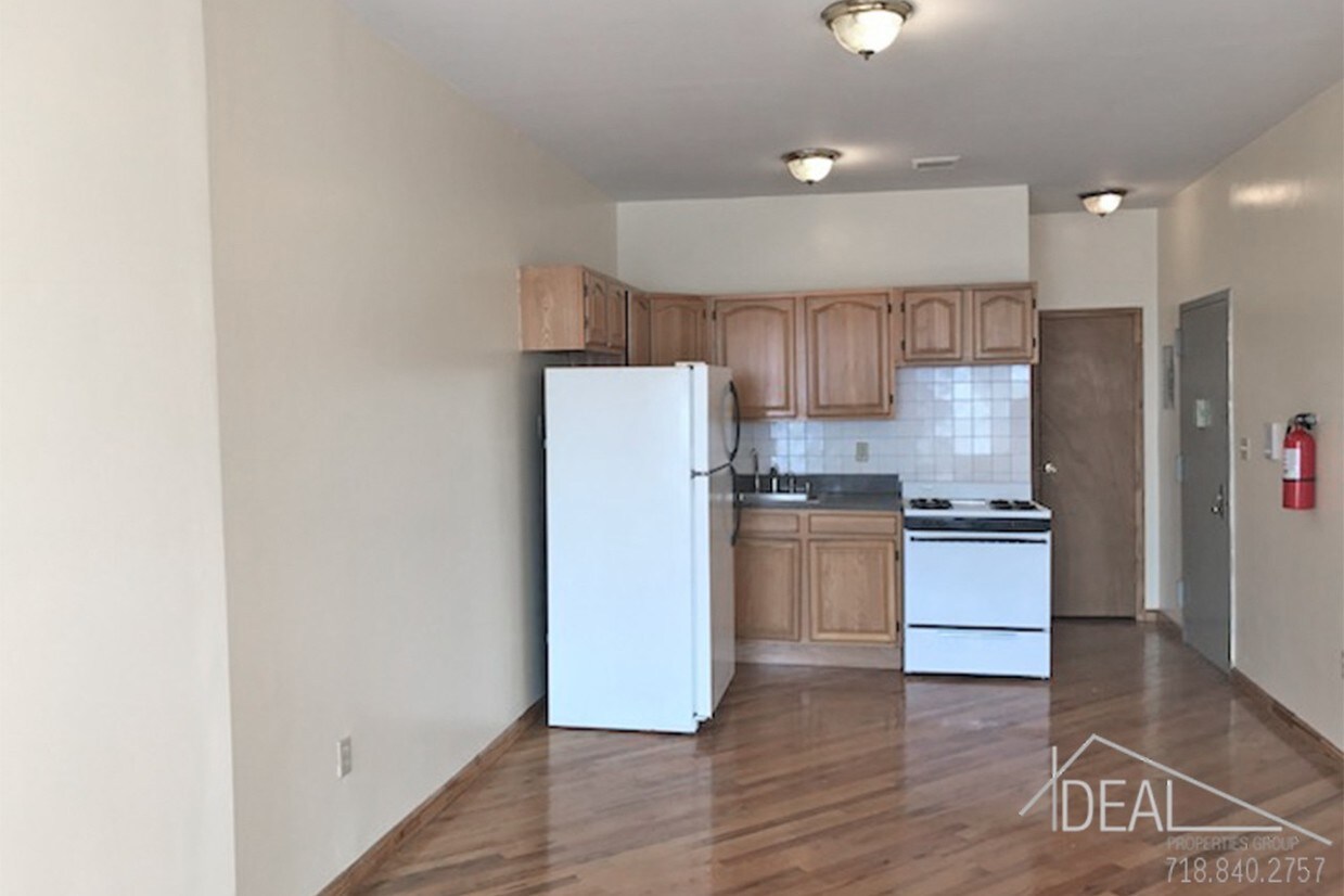 Foto principal - 1152 Fulton St