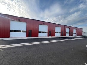 Building Photo - 967 Lawnsdale Rd