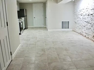 Foto del edificio - 316 E 33rd St