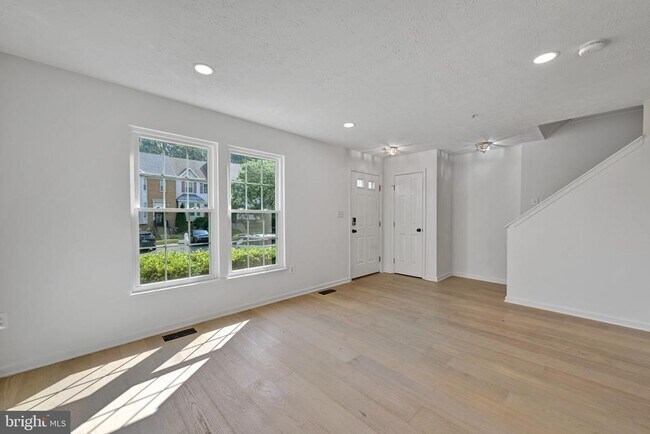 Foto del edificio - 7836 Foxfarm Ln