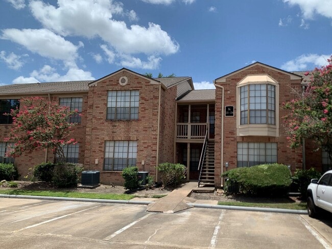 Foto del edificio - 2255 Braeswood Park Dr