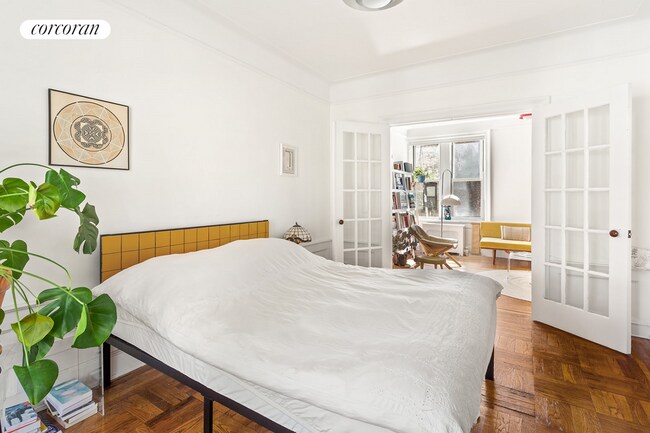 Building Photo - 856 43rd St