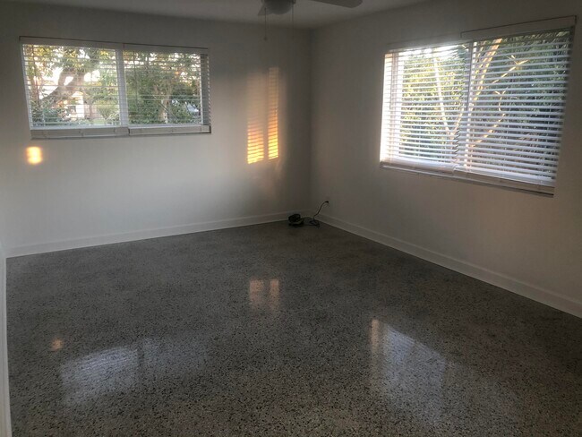 Foto del edificio - 221 SE 2nd Ave