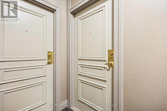 Photo du bâtiment - 55 Harrison Garden Blvd