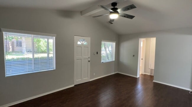 Building Photo - 2+2 House  - Central a/c, private fenced y...