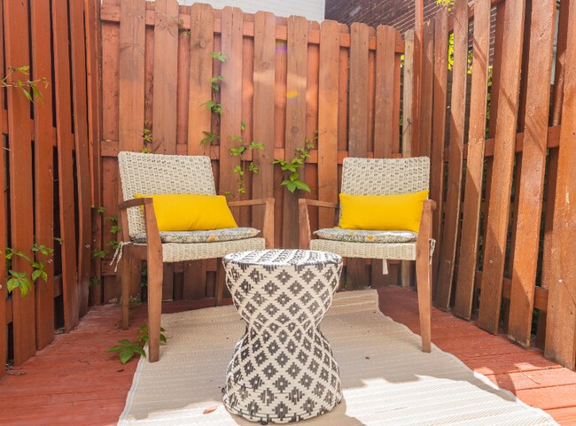 Foto del edificio - 222 Florida Ave NW