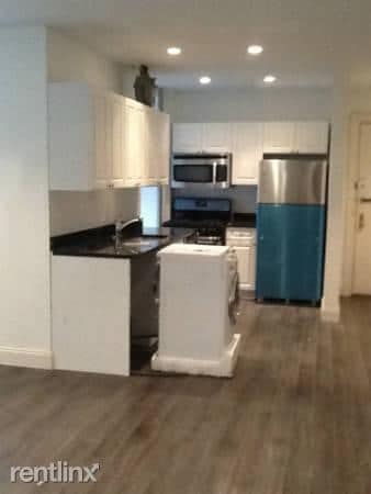 Building Photo - 601 W 151st St