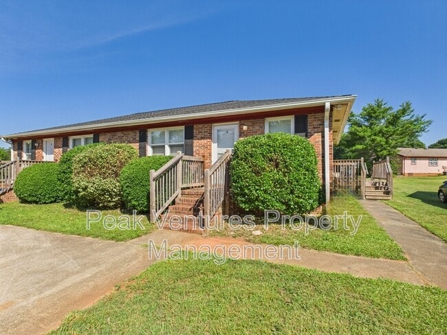 Building Photo - 312 Eunice Dr