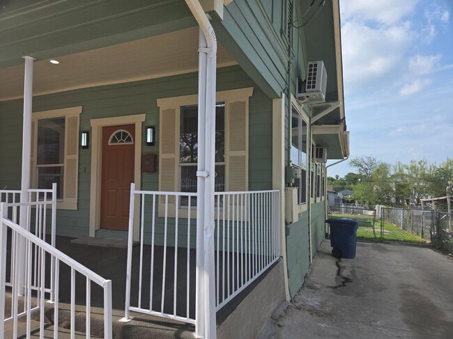 Building Photo - 219 Princeton Ave