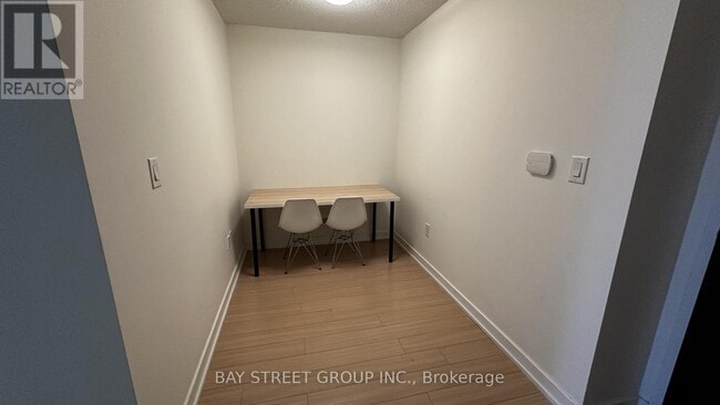 Photo du bâtiment - 21 Iceboat Terr