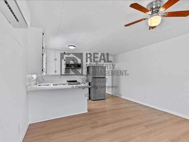 Building Photo - 8025 Roy Dr