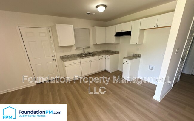 Building Photo - 4183 Knob Dr