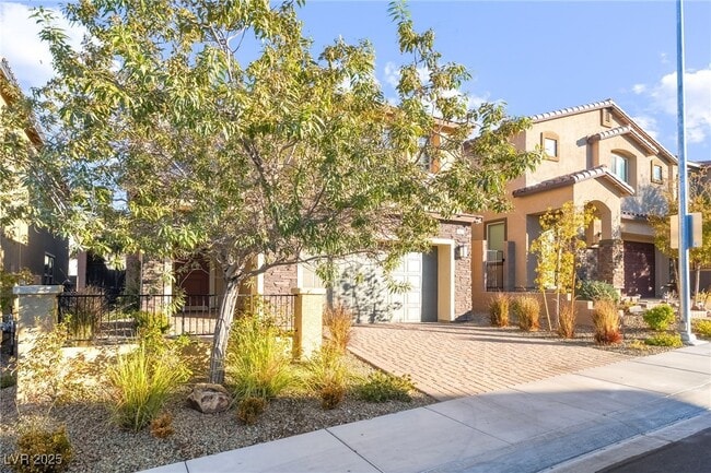 Building Photo - 2902 Tremont Ave