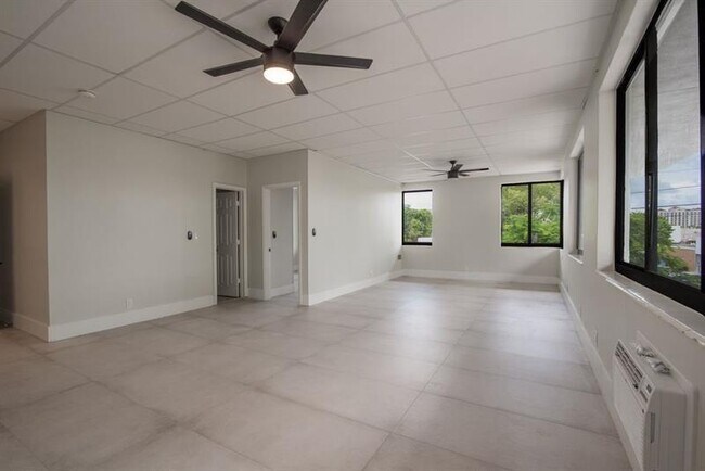 Building Photo - 1541 Cordova Rd
