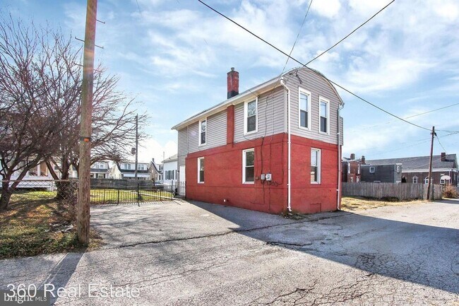 Building Photo - 2 br, 1 bath House - 923 East Princess Street