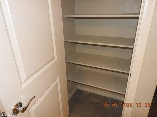 Foto del edificio - 5312 Appledale St