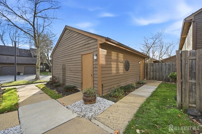 Foto del edificio - 85 Laurel Hollow Ct