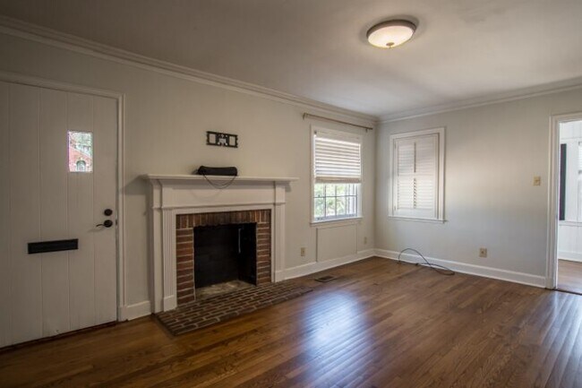 Building Photo - 3573 Highland Park Pl