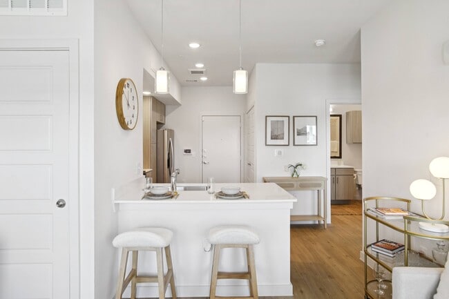 Building Photo - Park South