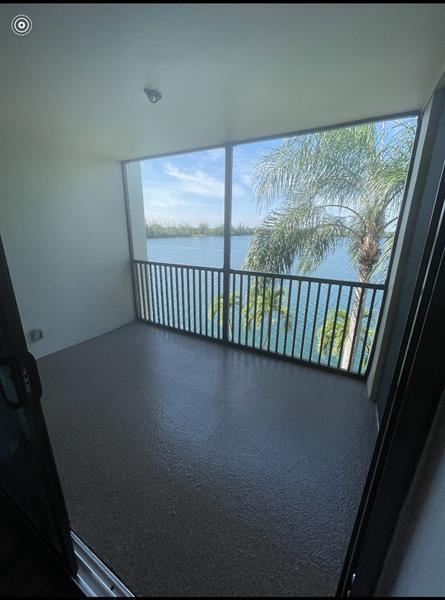 Foto del edificio - 118 Lake Emerald Dr